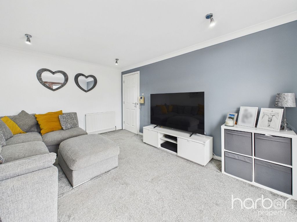 Property photo 3 of 13 4531678