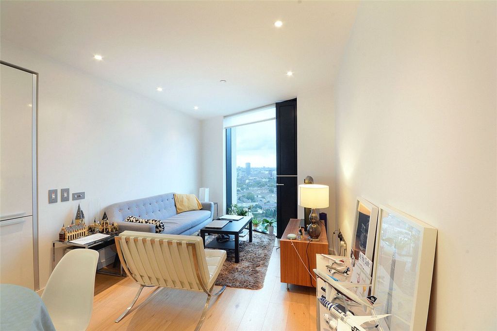 Property photo 2 of 11