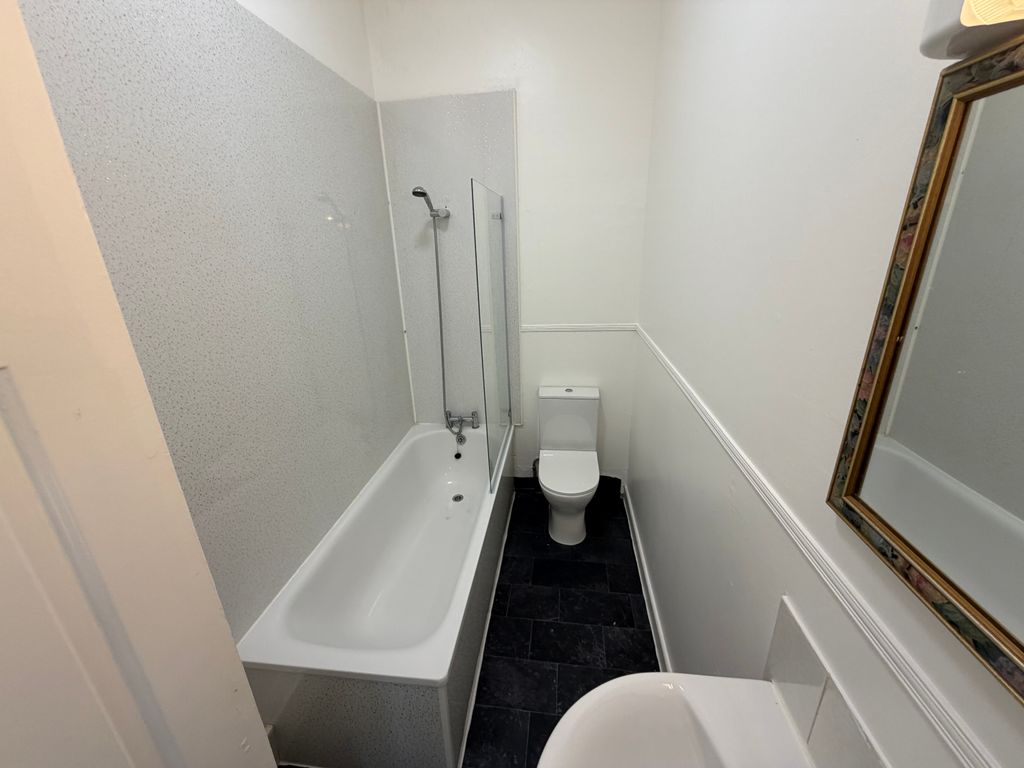 Property photo 2 of 3
