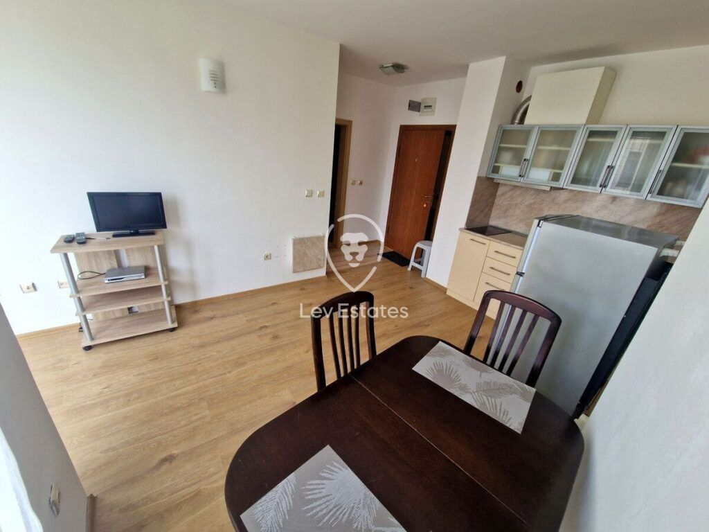 Property photo 3 of 12
