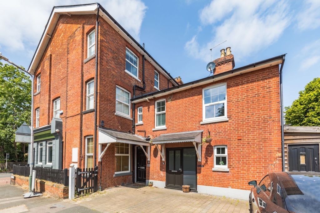 Property photo 1 of 9