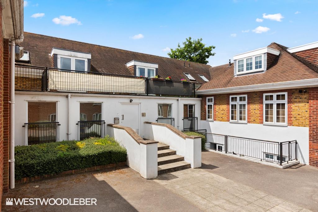 Property photo 1 of 15 Isabelcourt_16.Jpg