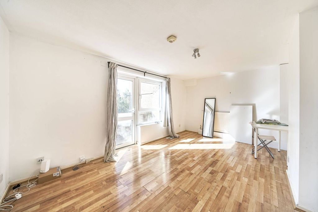 Property photo 2 of 19