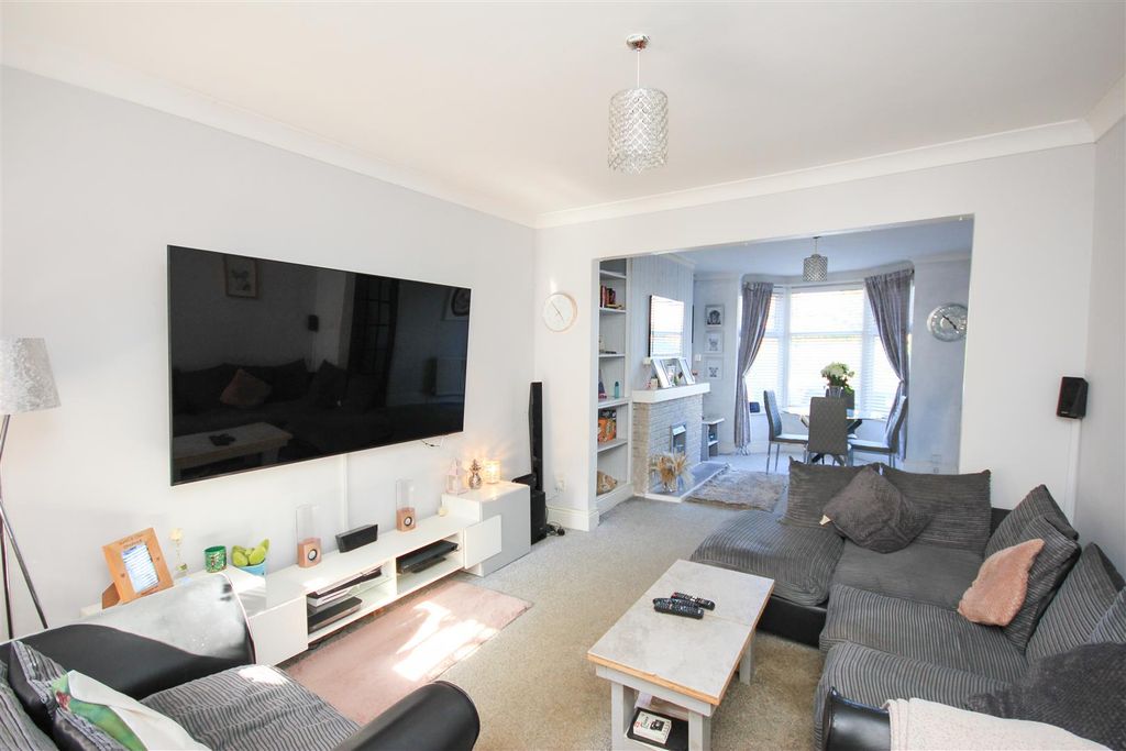 Property photo 2 of 10 Lounge 1.Jpg