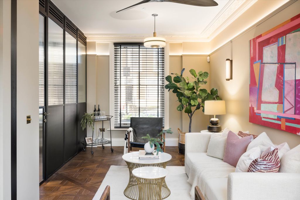 Property photo 3 of 21 Image