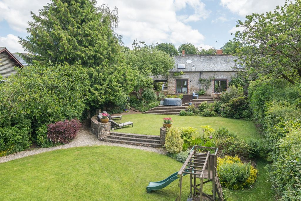 Property photo 1 of 24 Garden