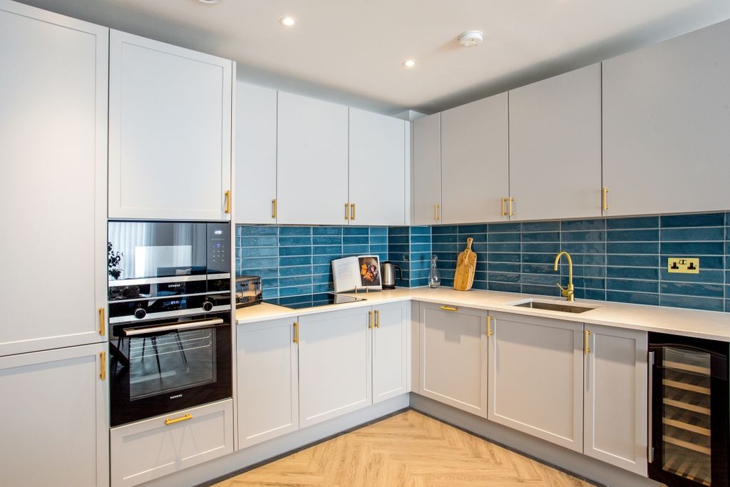 Property photo 2 of 8 Kitchen