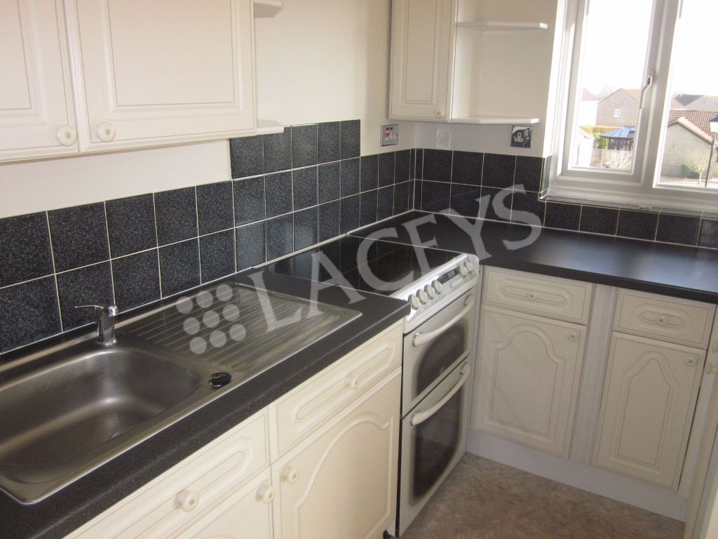 Property photo 2 of 6 Kitchen