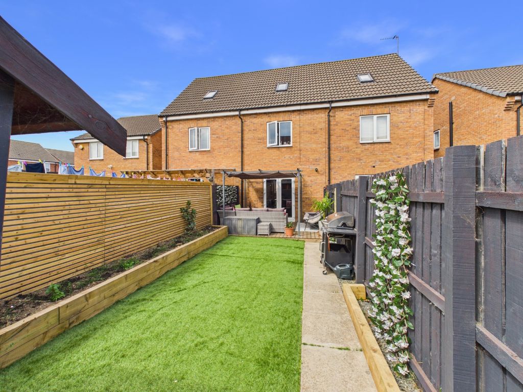 Property photo 2 of 13 5311813