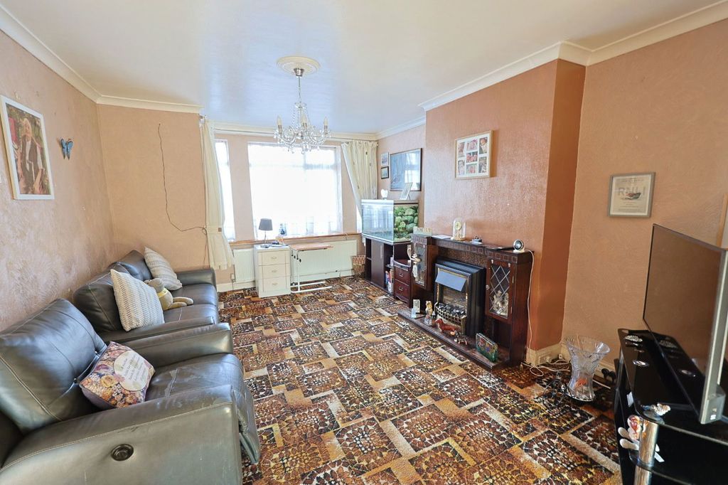 Property photo 3 of 14