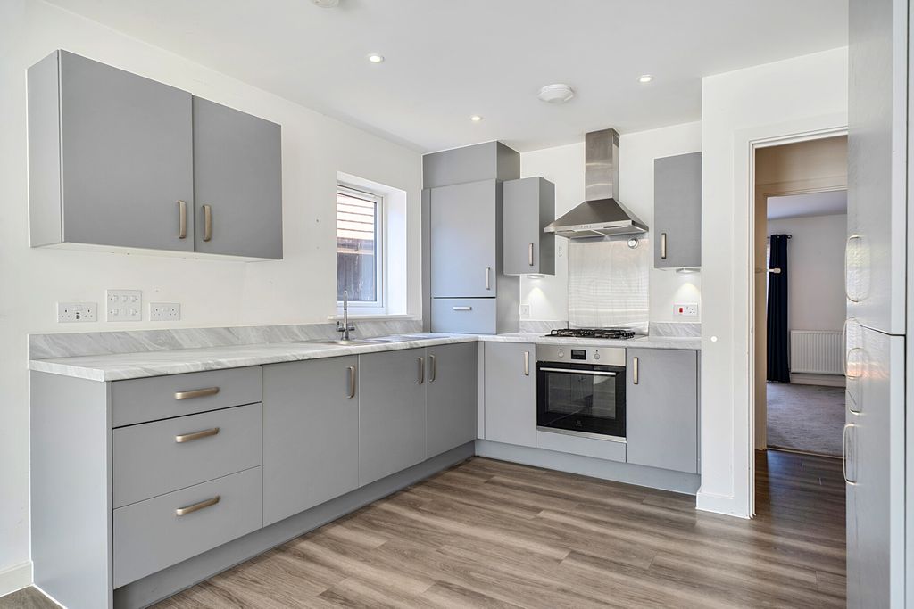 Property photo 2 of 20 1487394-19-6A468E...