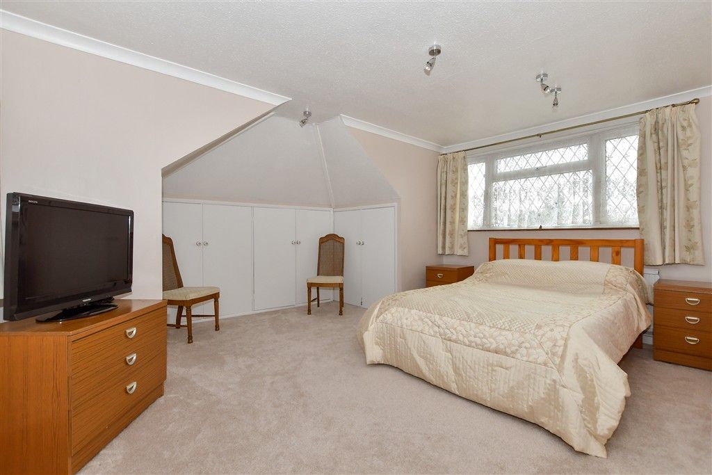 Property photo 1 of 11 Bedroom 1