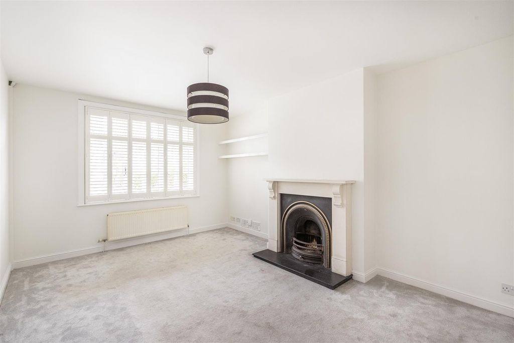 Property photo 3 of 12 41-Cowper-Road-03.Jpg