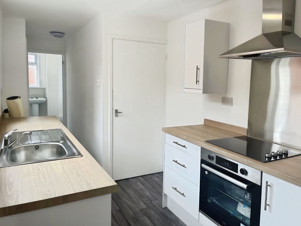 Property photo 2 of 16 5116801