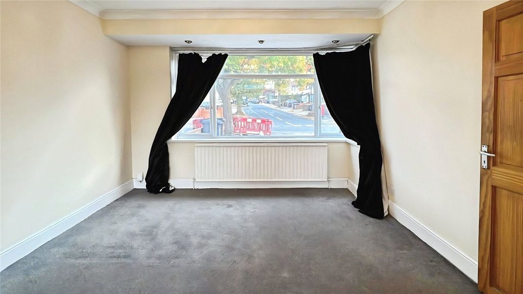 Property photo 3 of 16 Picture No. 25