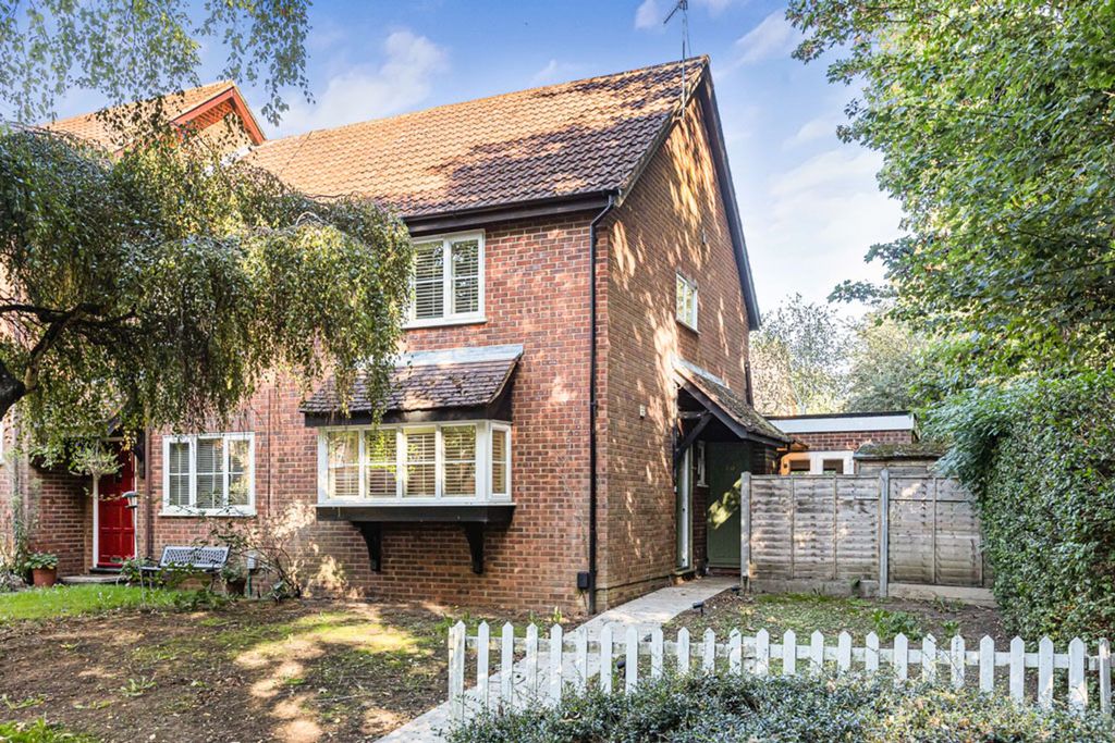 Property photo 1 of 32