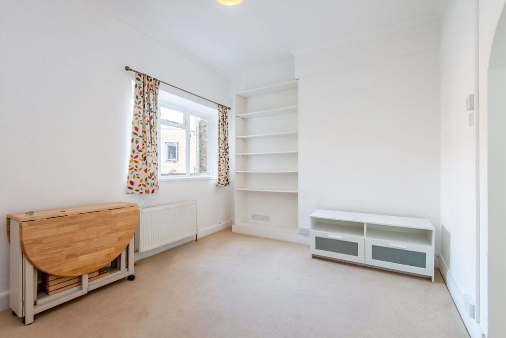 Property photo 2 of 5