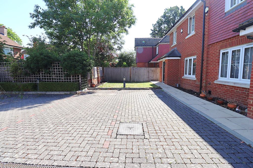 Property photo 2 of 14