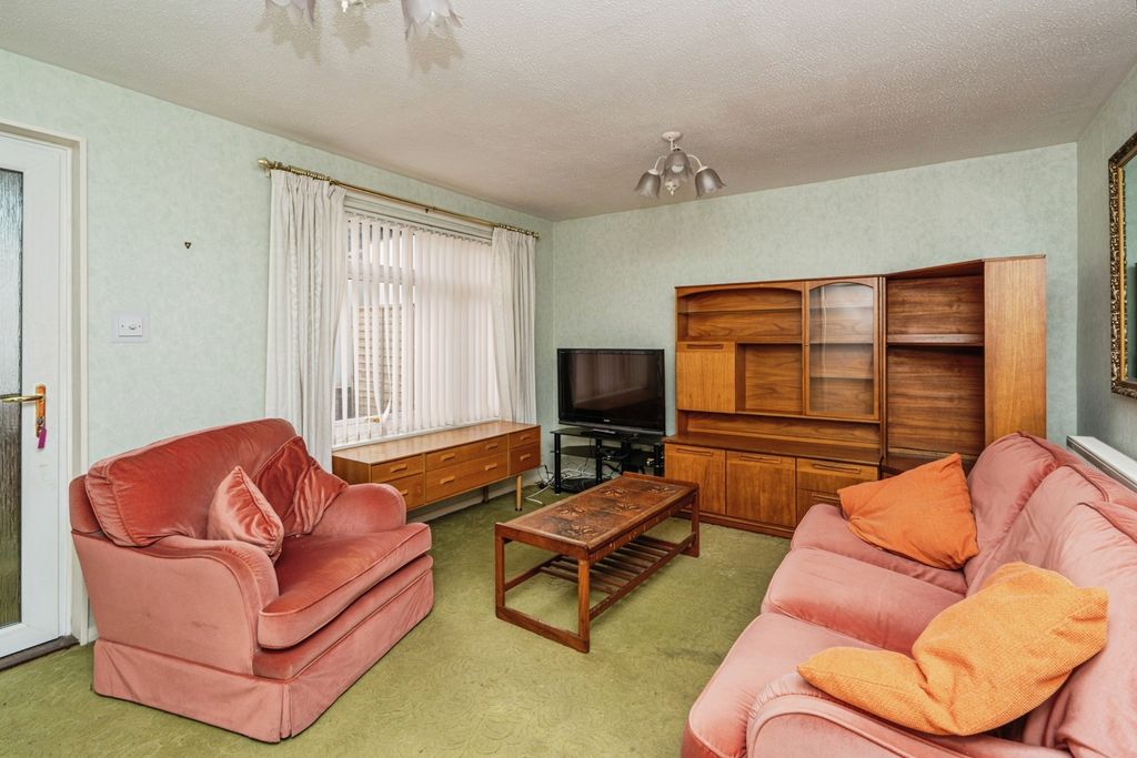 Property photo 3 of 12 Pbox-Img.Jpg