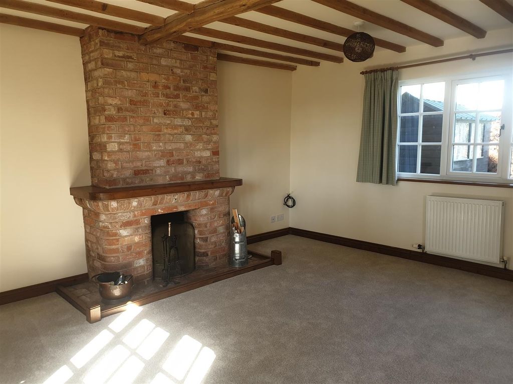 Property photo 3 of 16 Sitting Room