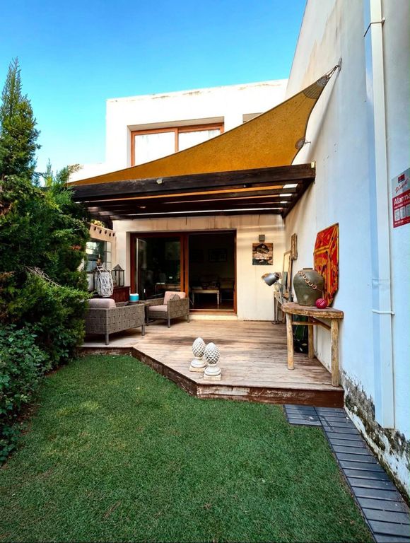 Property photo 1 of 46 Charming Townhouse In Cala Llonga
