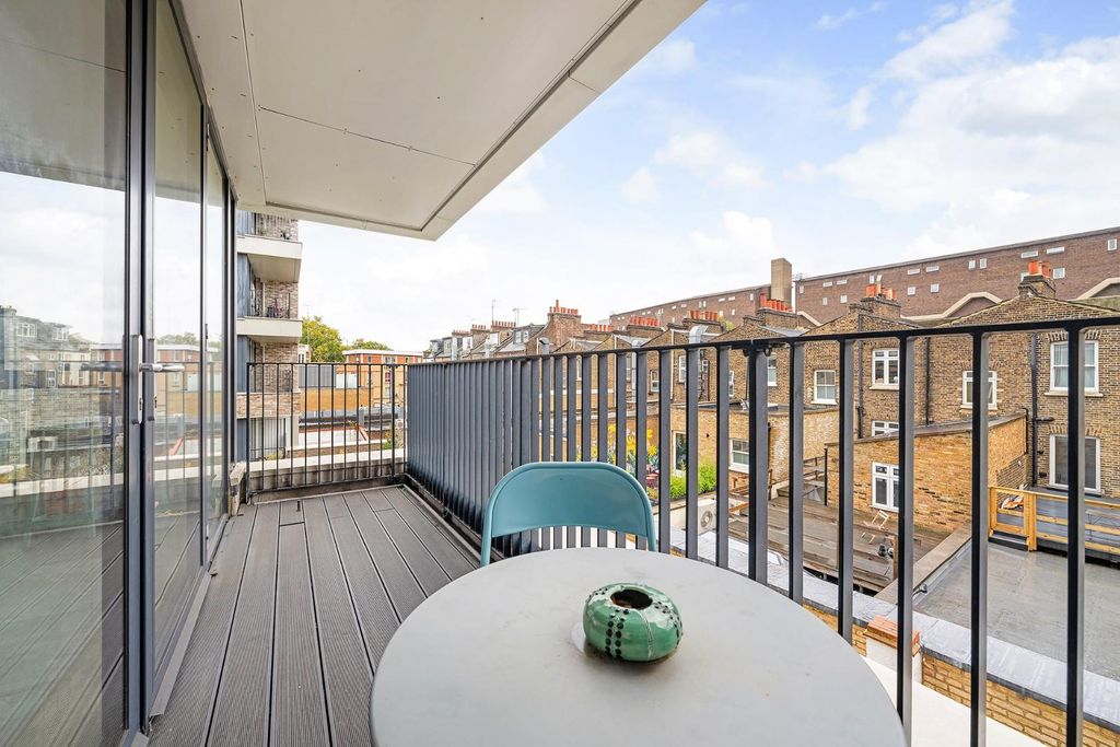 Property photo 2 of 17 Terrace.Jpg