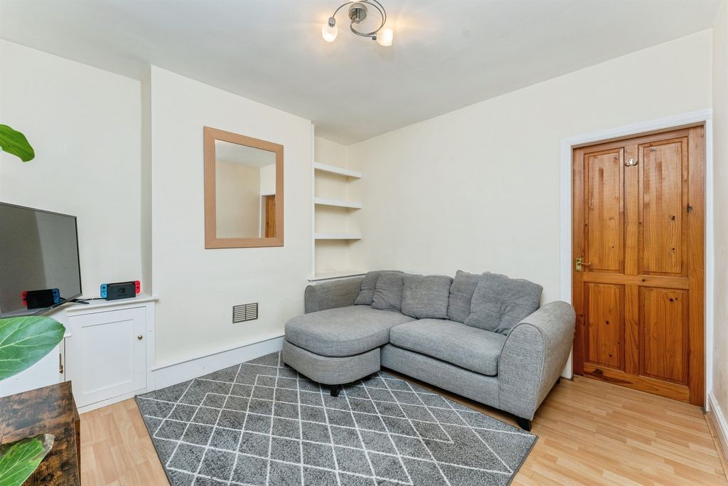 Property photo 3 of 15