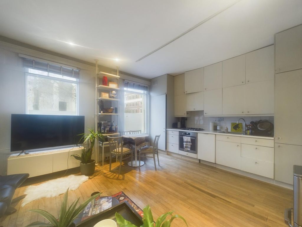 Property photo 1 of 8 Kitchen