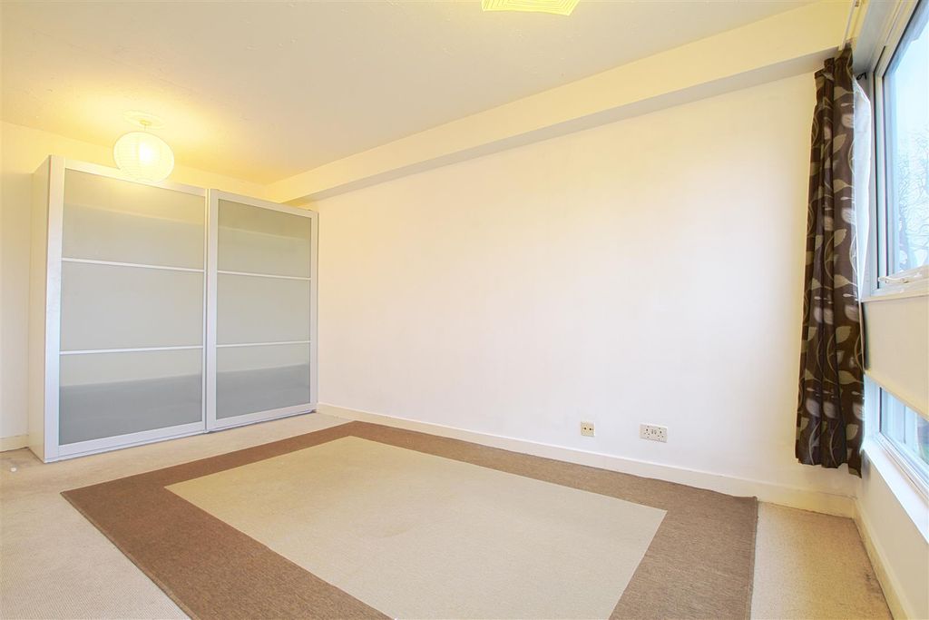 Property photo 2 of 3