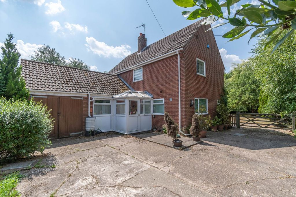 Property photo 2 of 23