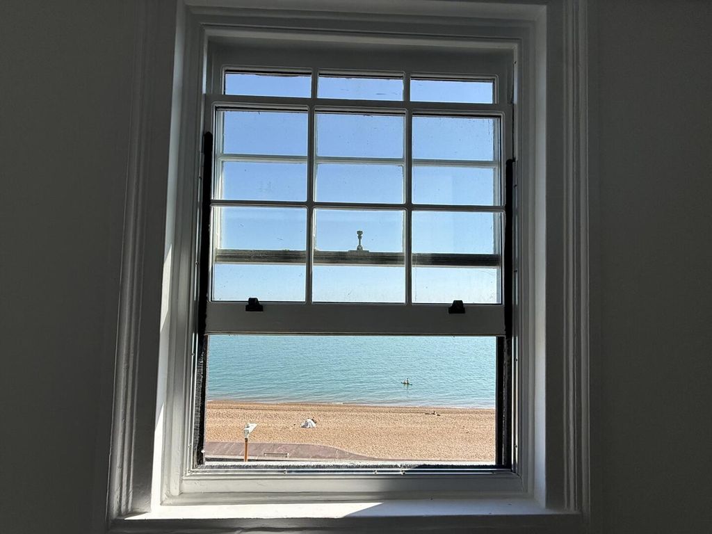Property photo 3 of 12 Sea Views
