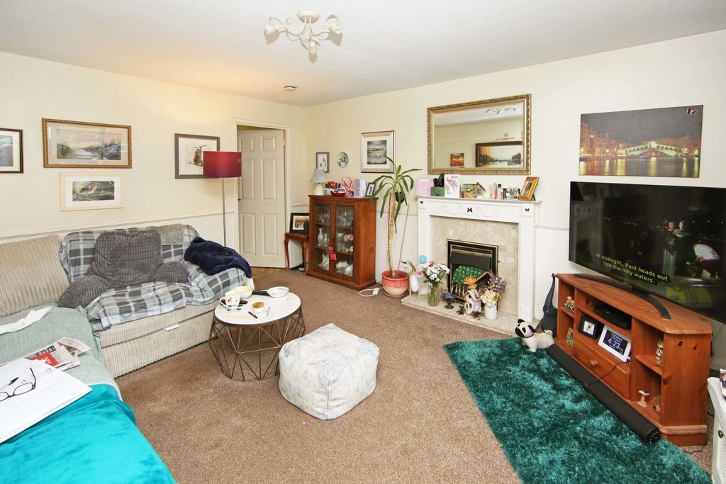 Property photo 3 of 11 Photo 2