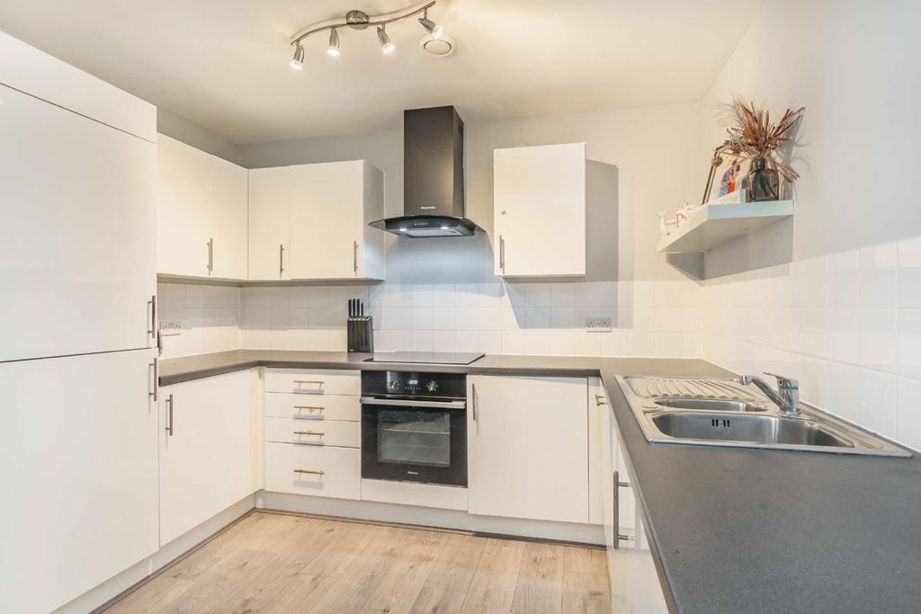 Property photo 2 of 6