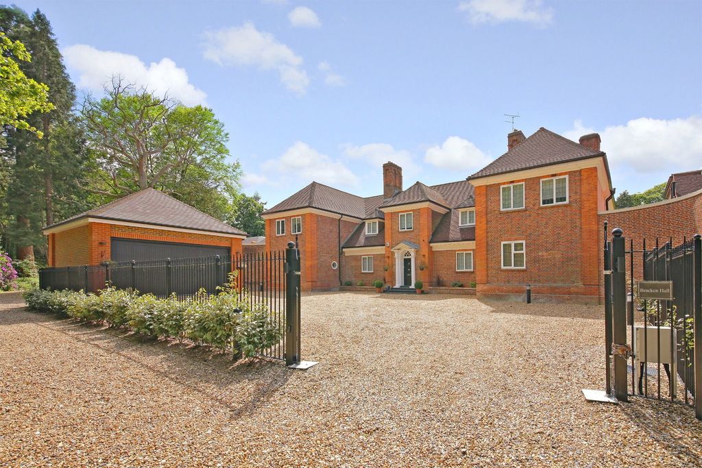 Property photo 1 of 2