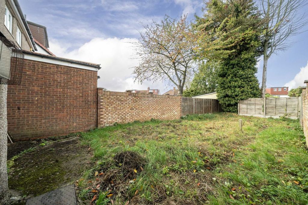 Property photo 3 of 4