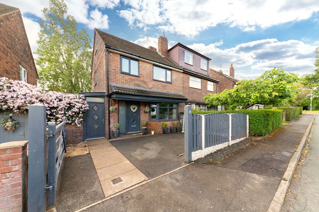 Property photo 2 of 24