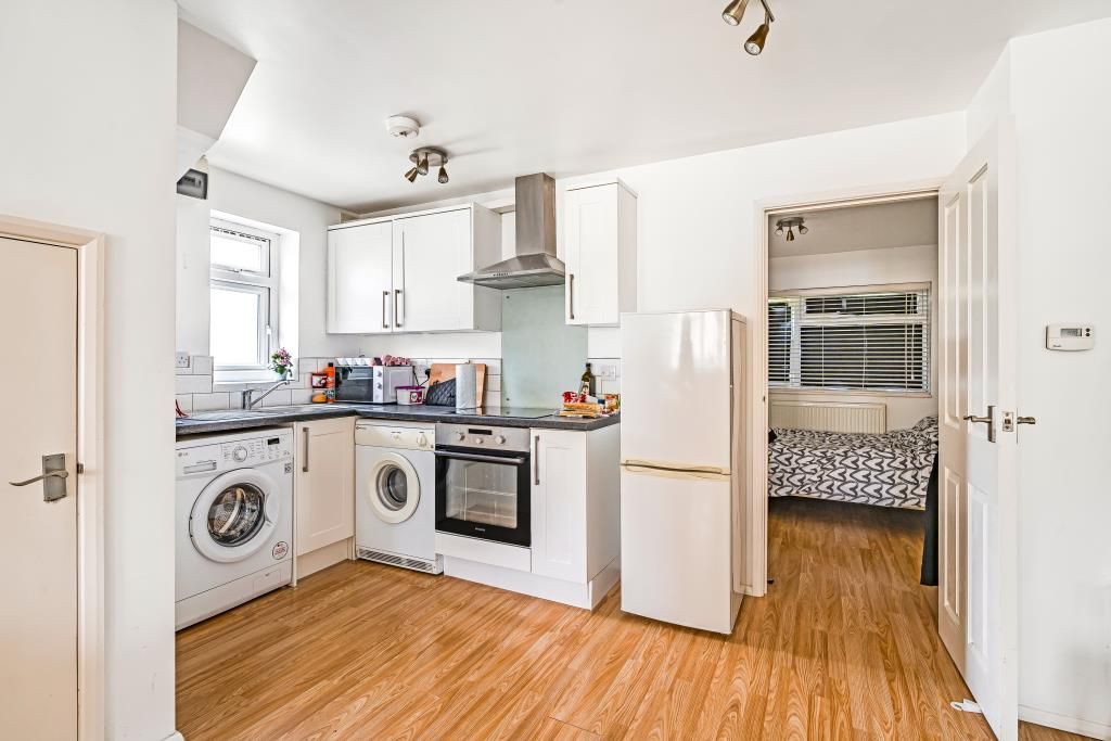 Property photo 2 of 11 Kitchen