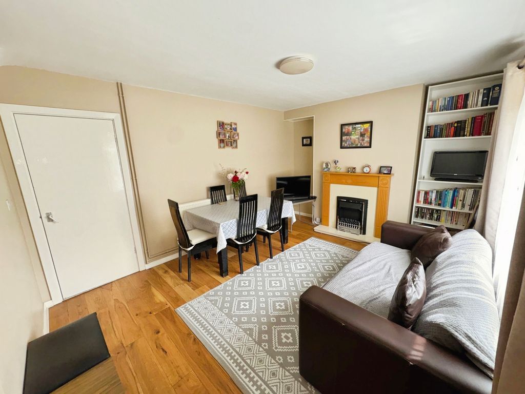 Property photo 3 of 12 75747A96-Img_5504