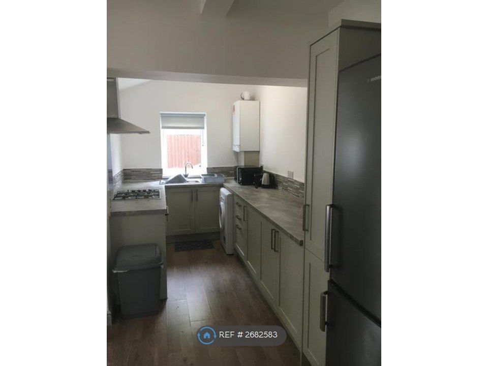 Property photo 1 of 19 Kitchen