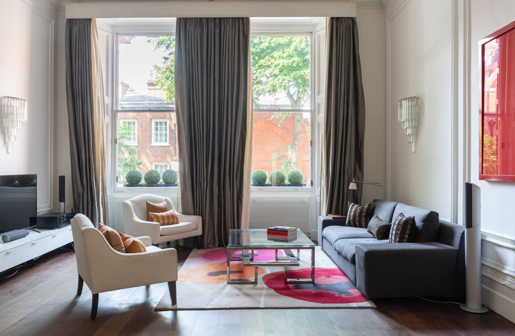 Property photo 1 of 17 Sitting Room