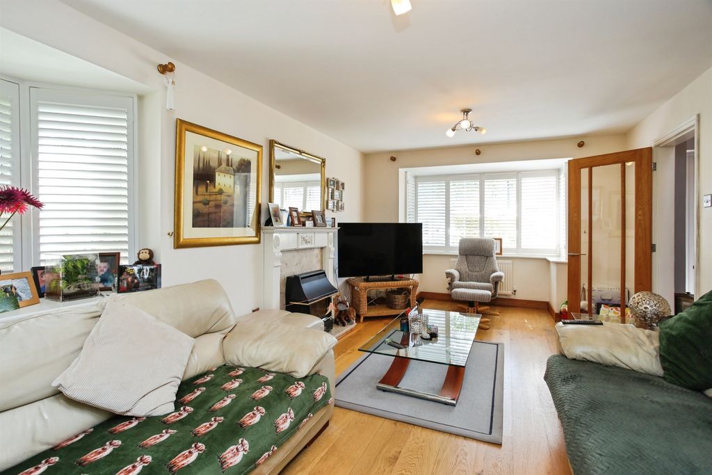 Property photo 2 of 17