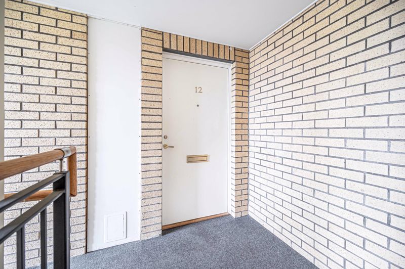 Property photo 3 of 18 Entrance