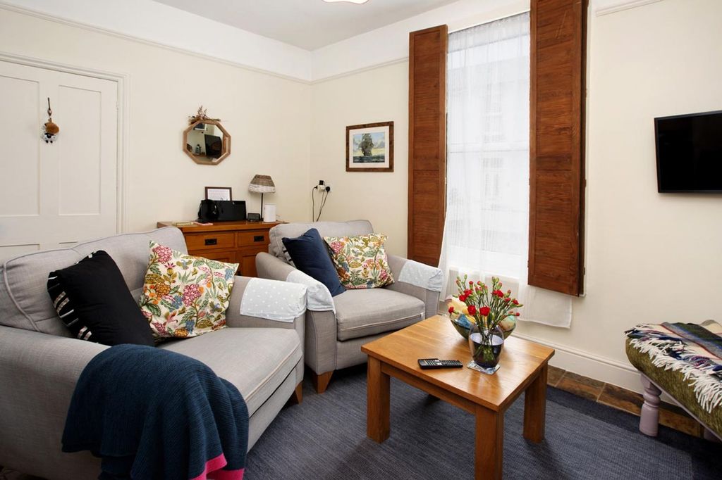 Property photo 3 of 14