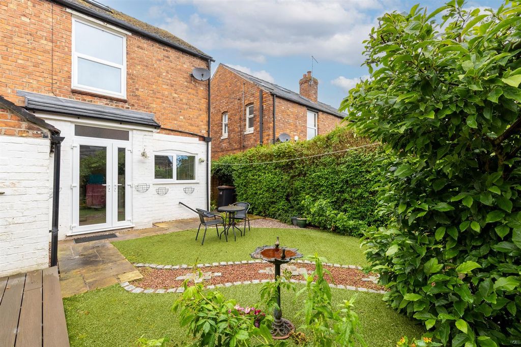 Property photo 2 of 18 Ridgemount-22.Jpg