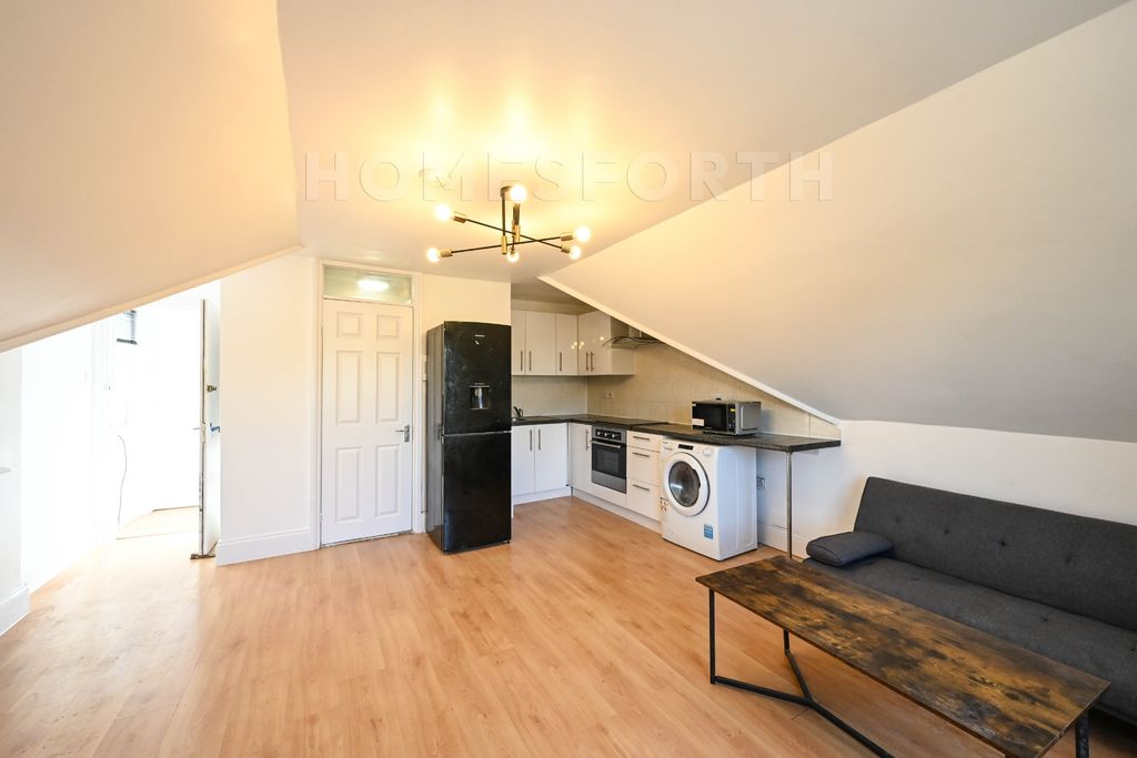 Property photo 2 of 10 Photo 2