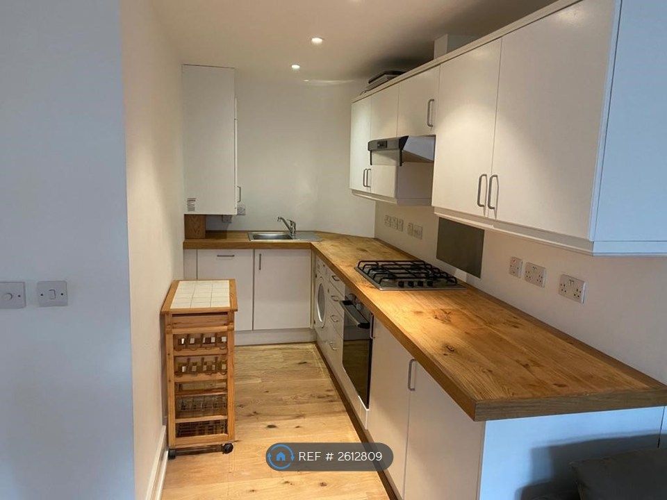 Property photo 2 of 7 Kitchen