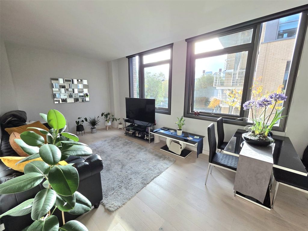 Property photo 2 of 11 Picture No. 15