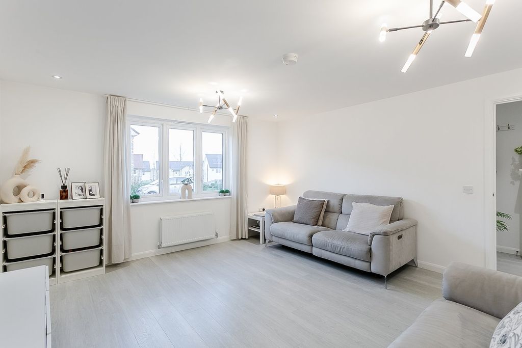 Property photo 3 of 40