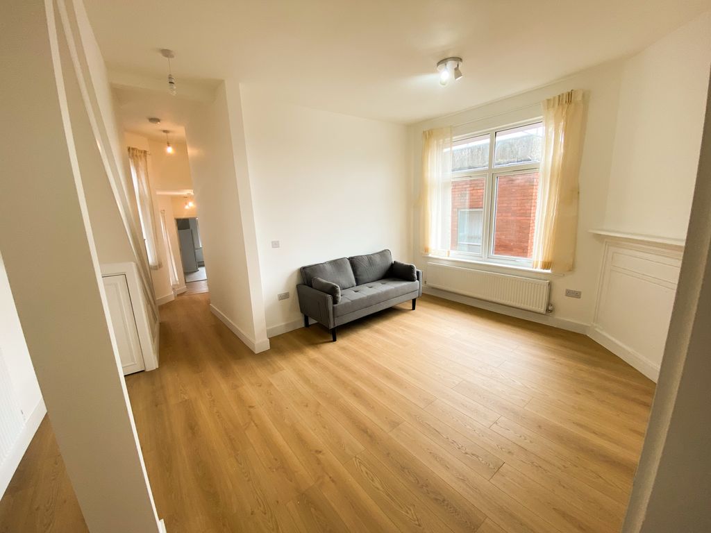 Property photo 1 of 16 Reception