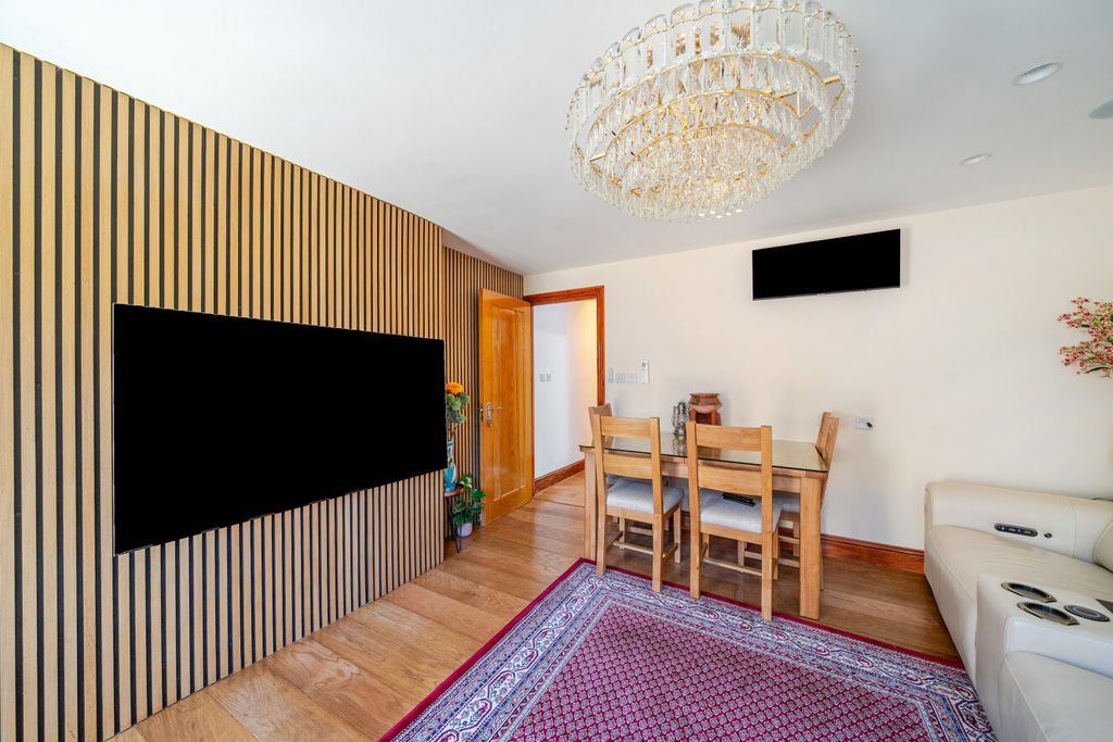 Property photo 2 of 15 1450092-18-69Eb3F...